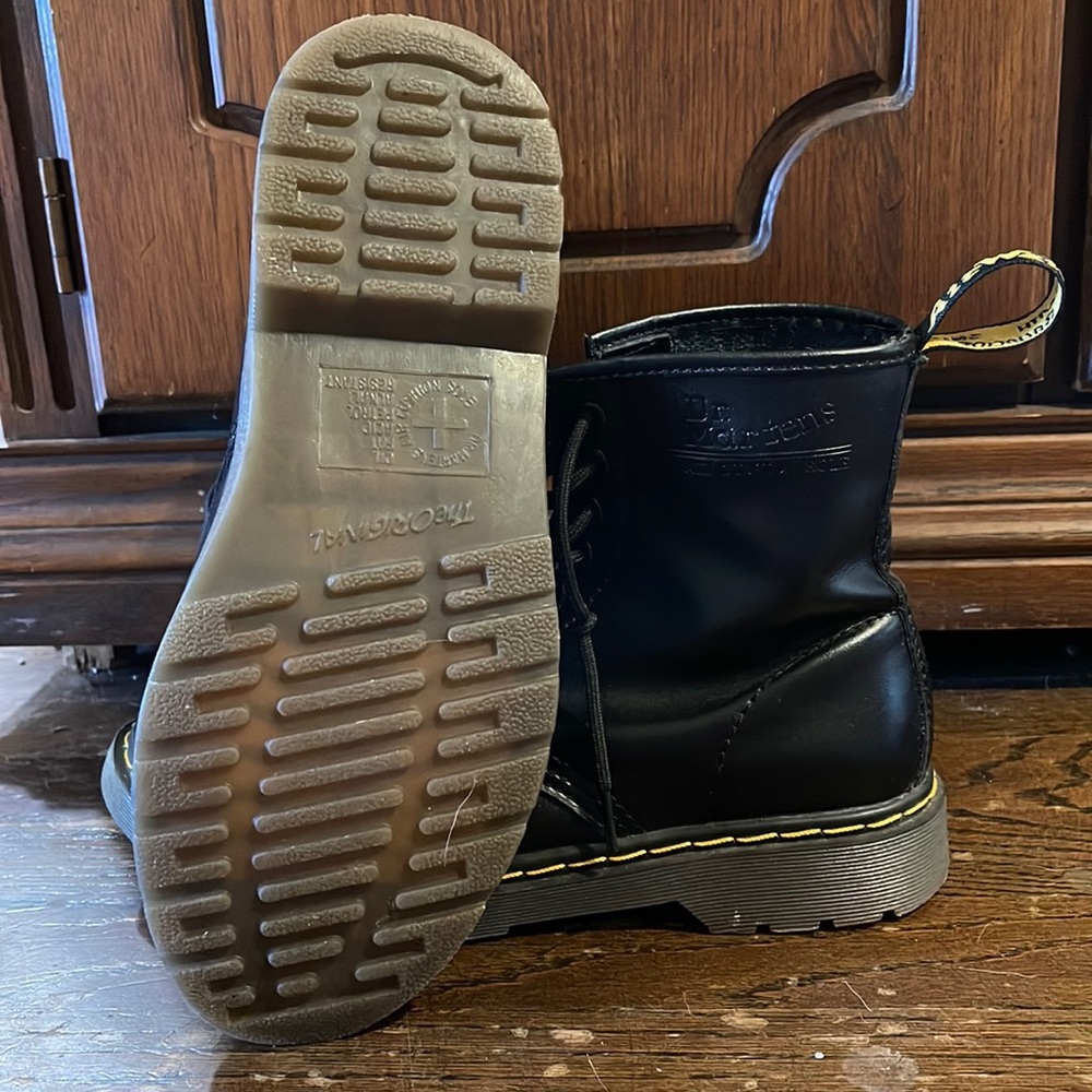 Doc Martens - Size 9 (euro 40)